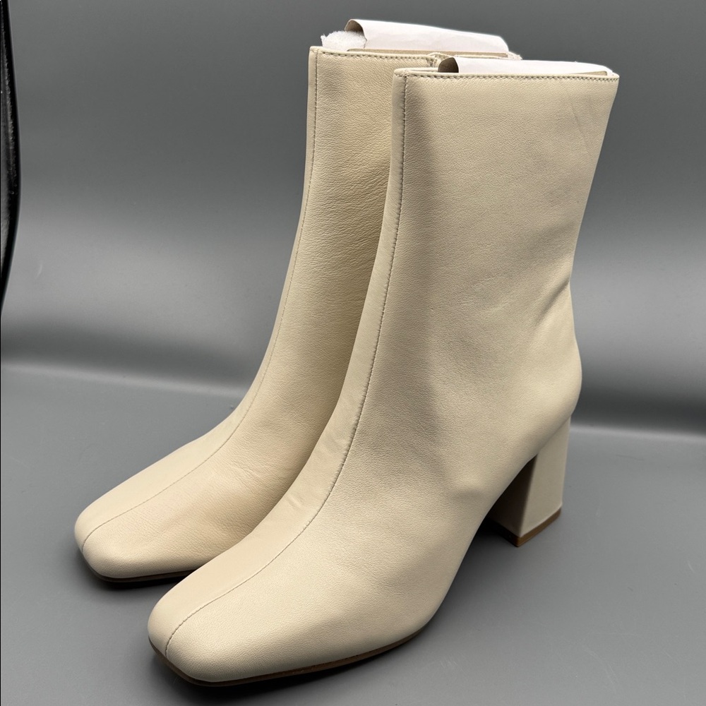 AQUA Women's Harly Square Toe Block Heel Booties